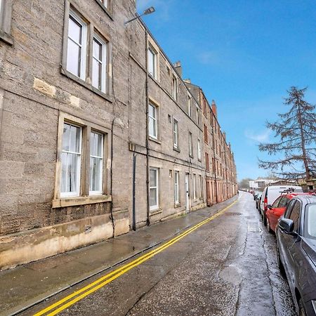 Bright And Quiet Edinburgh Home מראה חיצוני תמונה