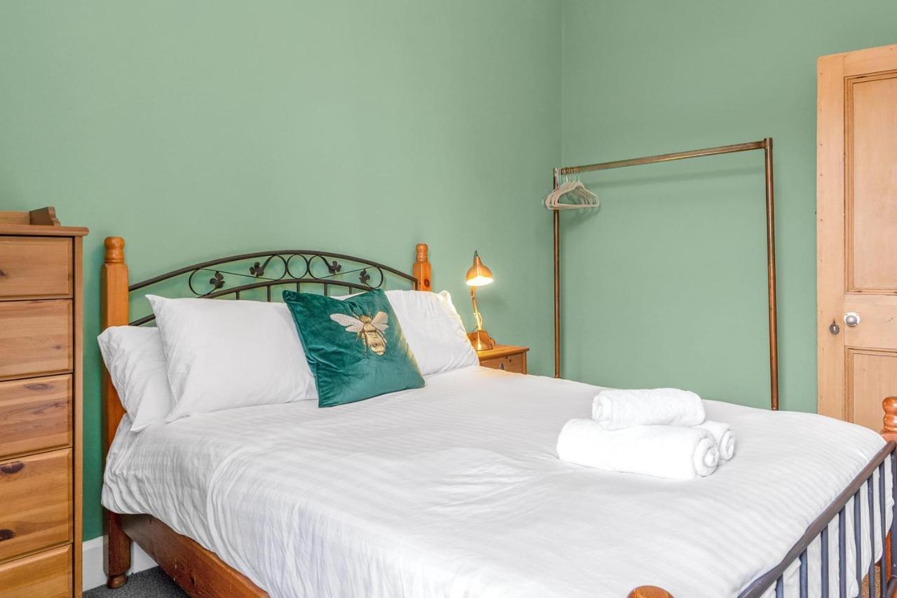 Bright And Quiet Edinburgh Home מראה חיצוני תמונה