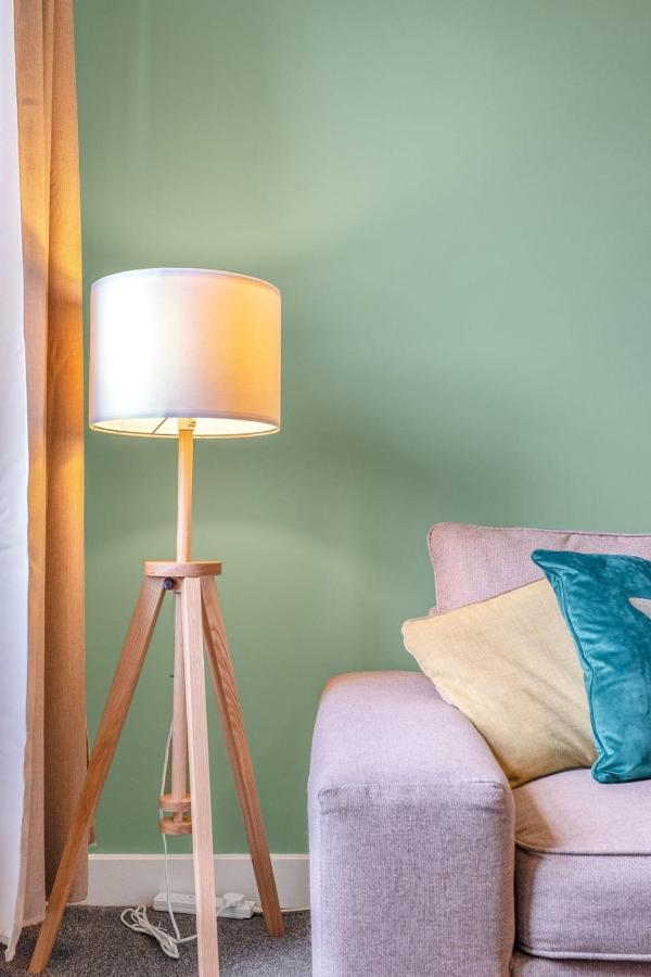 Bright And Quiet Edinburgh Home מראה חיצוני תמונה